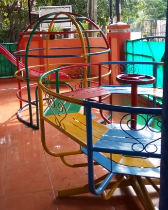 Fasilitas bermain outdoor Annisaa Sekolahku - Taman bermain aman dan nyaman