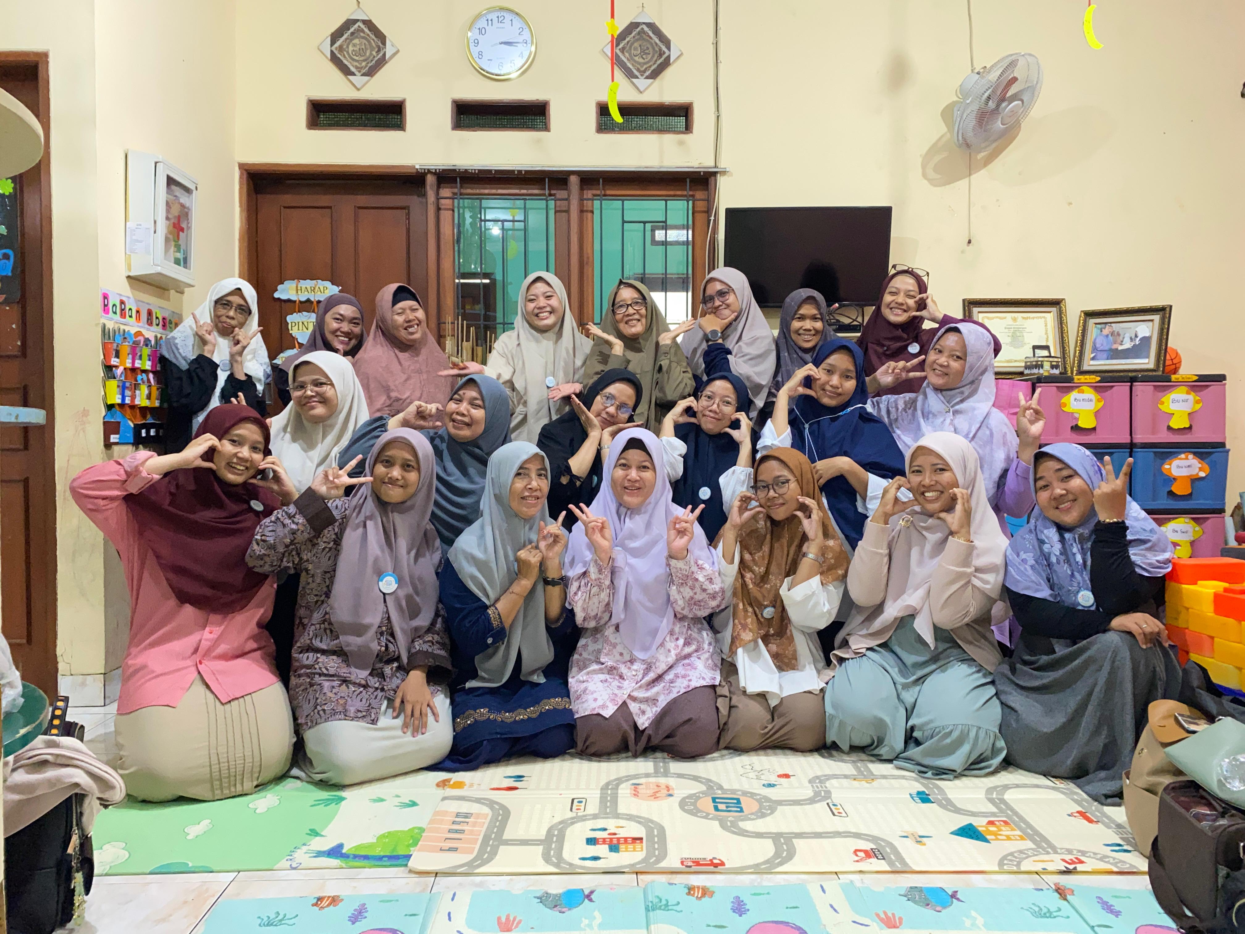 Guru-Guru Berdedikasi - Tim pengajar profesional An Nisaa' Sekolahku
